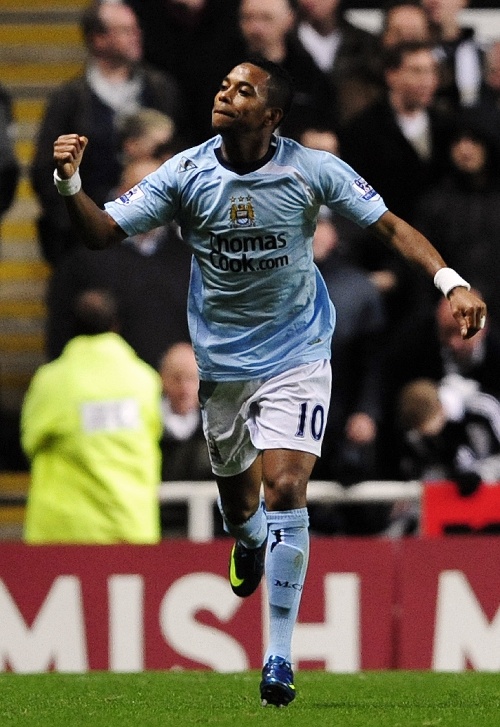 意甲联赛焦点战：尤文图斯险胜罗马