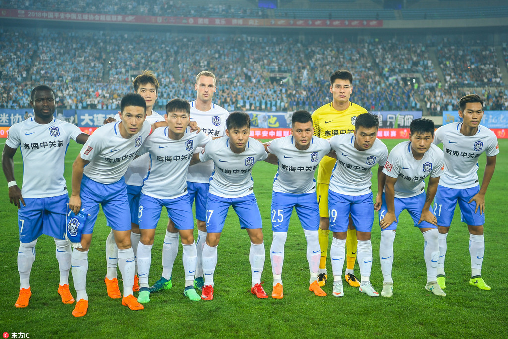 斯洛特头发都愁没了！伤病+停赛，红军VS狼队恐有多达8人缺阵（伤停潮来袭！红军战狼队或缺8将，斯洛特用人犯难）