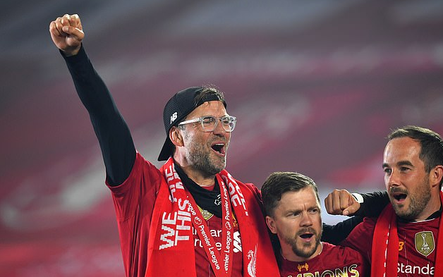 博主：下赛季无缘英博的拉布亚德今日回到基地，将参与训练