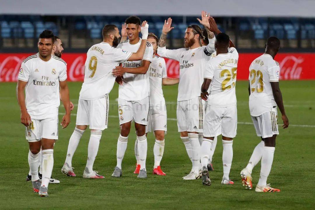 意甲战报：诺顿-库菲制胜，乌迪内斯1-2热那亚（意甲：诺顿-库菲打入制胜球，热那亚2-1击败乌迪内斯）