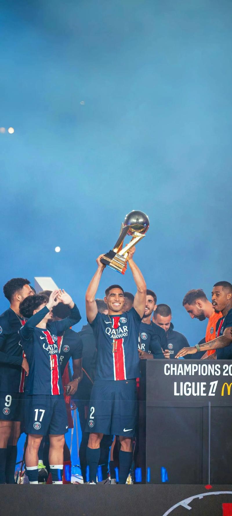 环球足球奖年度最佳教练候选：恩里克、斯洛特、弗里克在列