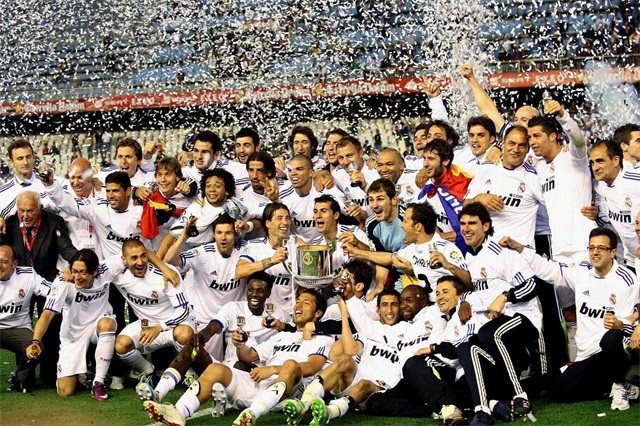 非洲杯半场：姆伯莫助攻，埃永破门，喀麦隆1-0加蓬（非洲杯半场战报：姆伯莫送助攻，埃永建功，喀麦隆1-0领先加蓬）