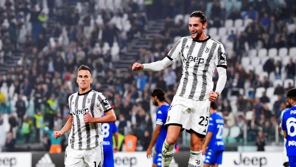 贝林厄姆2年来首次接定位球传球得分，今年进球追平维尼修斯（贝林厄姆时隔两年再度接定位球传中破门，本年度进球数追平维尼修斯）