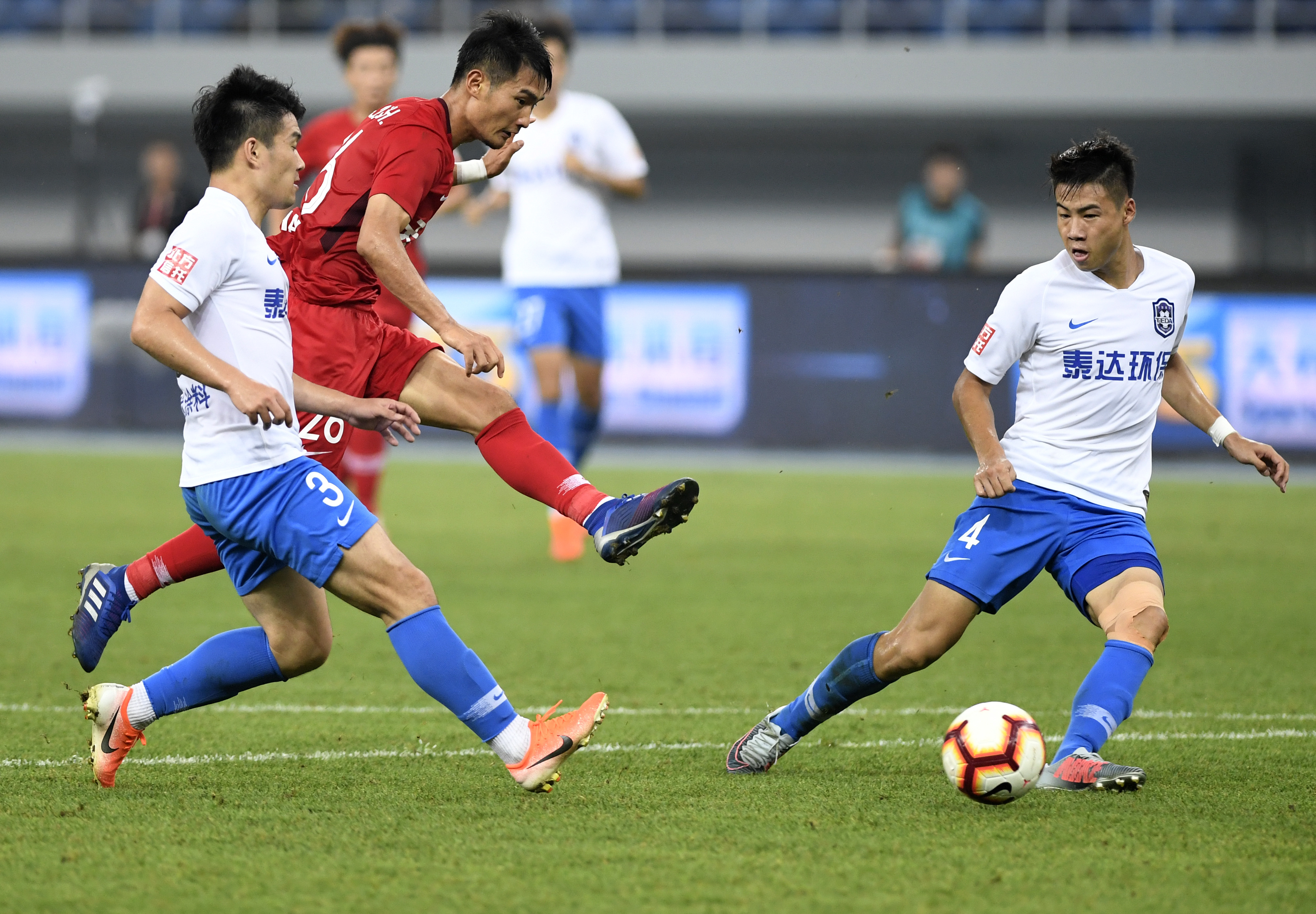 尼昂：在米兰时米哈就像我的父亲；巴洛特利需要信任他的教练