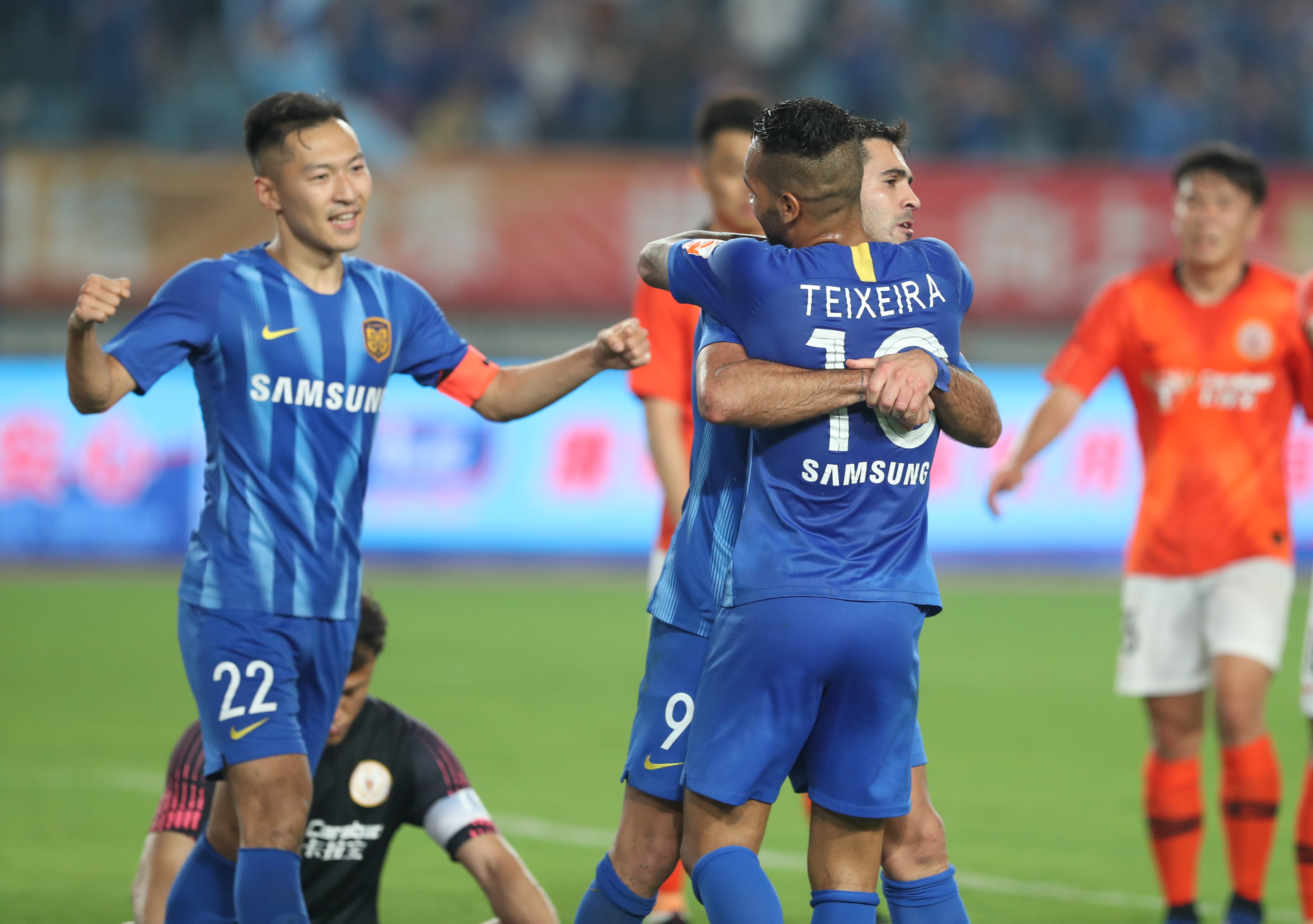 阿尔瓦雷斯马竞生涯欧冠进球数上双，成队史第三人（阿尔瓦雷斯欧冠为马竞进球破两位数，队史第3人）